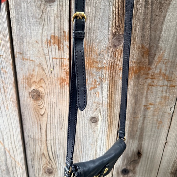 Marc Jacob’s Petal to the Metal Pouchett Leather Crossbody Bag - Picture 3 of 6